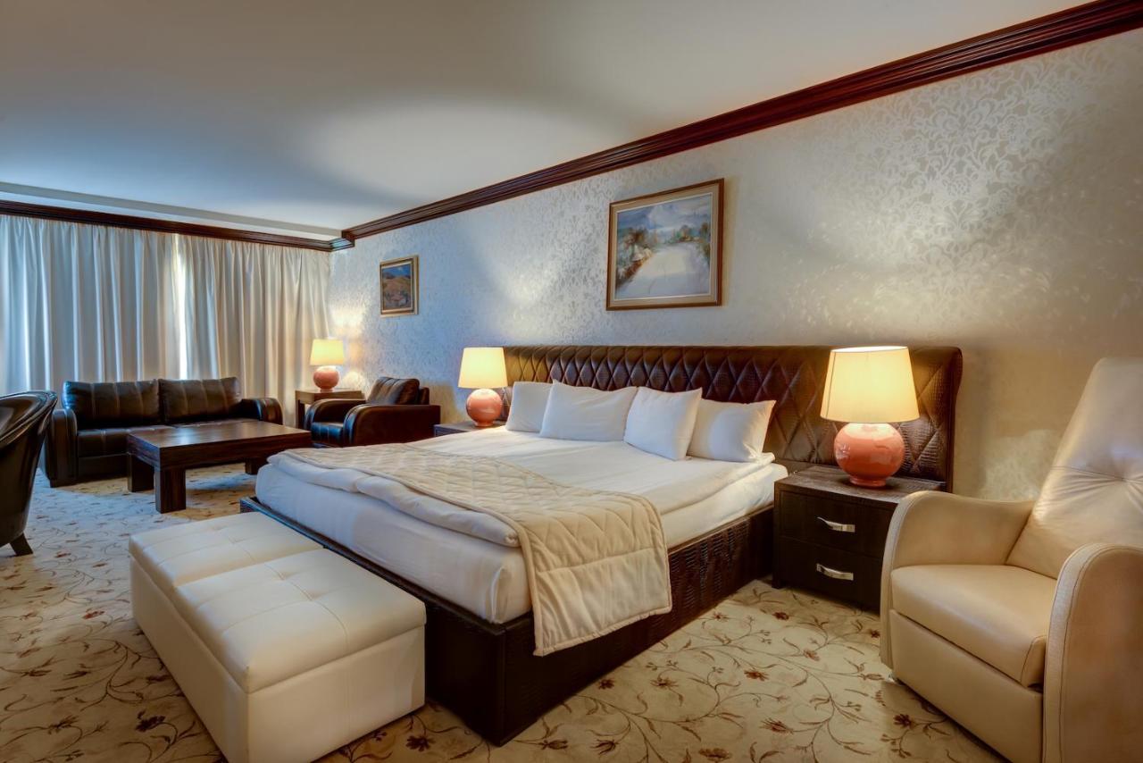 Shiroka Laka Hotel المظهر الخارجي الصورة