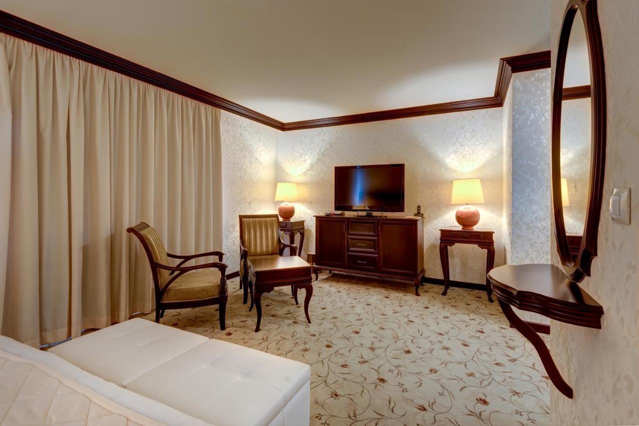 Shiroka Laka Hotel المظهر الخارجي الصورة